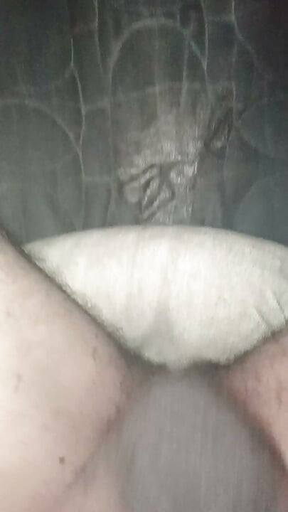 En grognant fort quand mon point G est touché