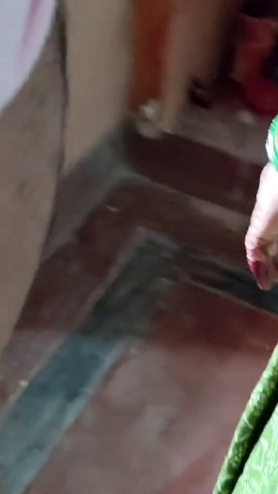 PRIYAM VULVA SE FAIT BAISER PAR SON COPAIN ET POUR LES JEUX. | Clip 1