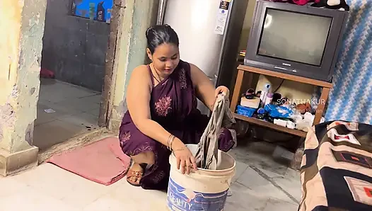 Pembantuku yang hot menggodaku waktu aku lagi sendirian di rumah