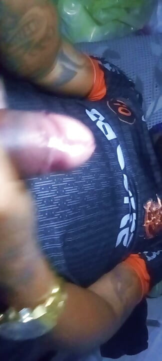 Baiano Gostosinho дивився, як моя серія була напруженою, я занадто збудився, тоді я прийшов смачно