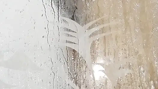 Und wenn sie mich dabei begleiten, gut zu duschen, fehlen deine hände