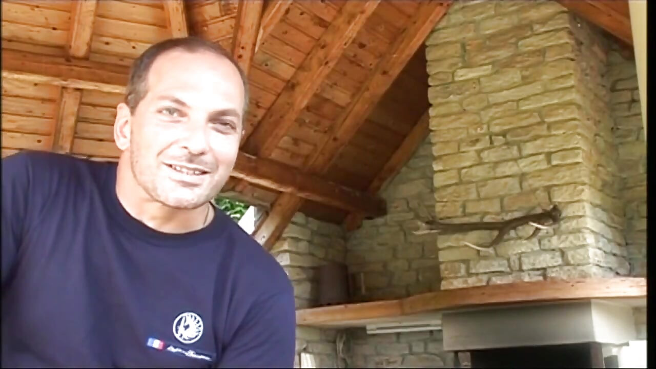 شقراء مفلس ساخنة مع نظارات مارس الجنس المزدوج