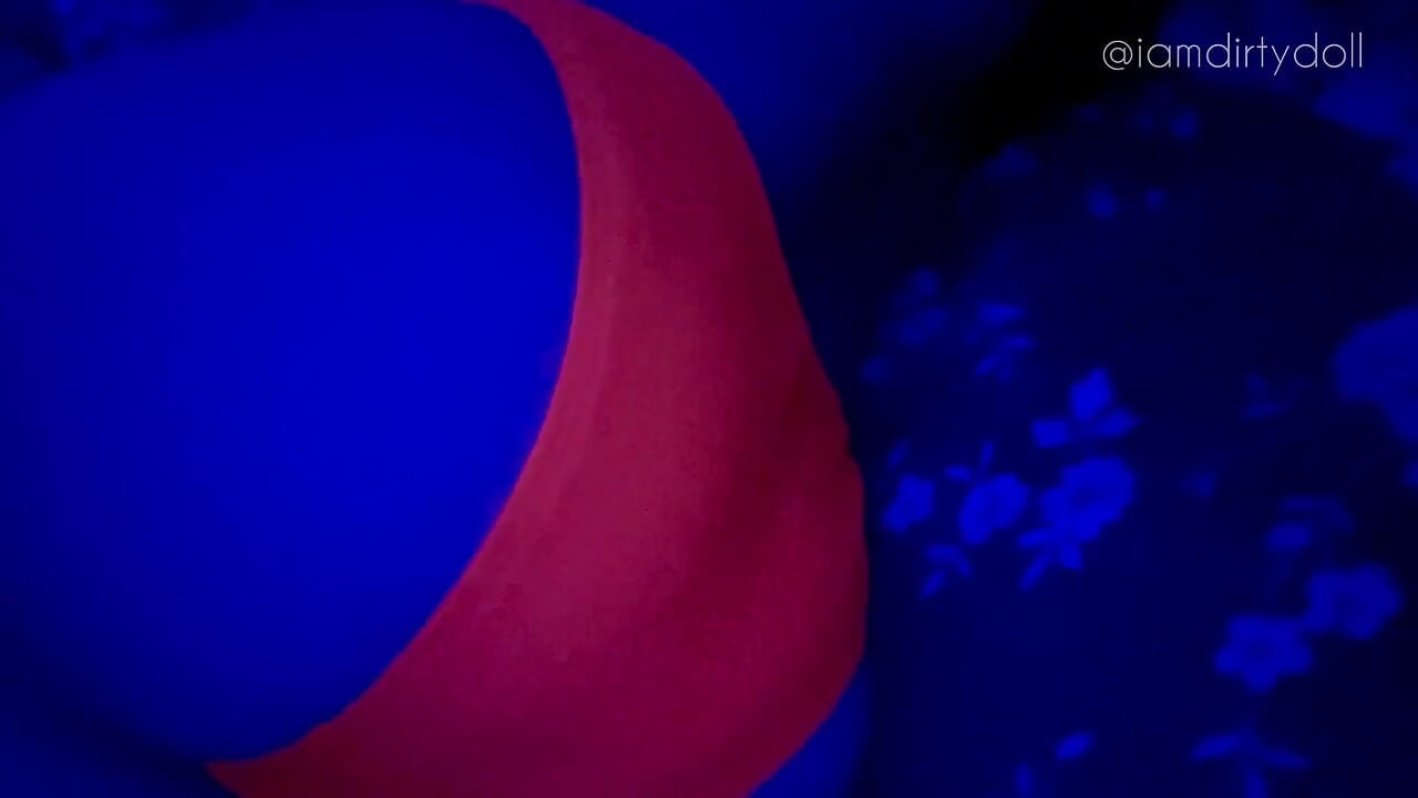我的霓虹內褲是你和我的爆炸屁之間唯一的東西