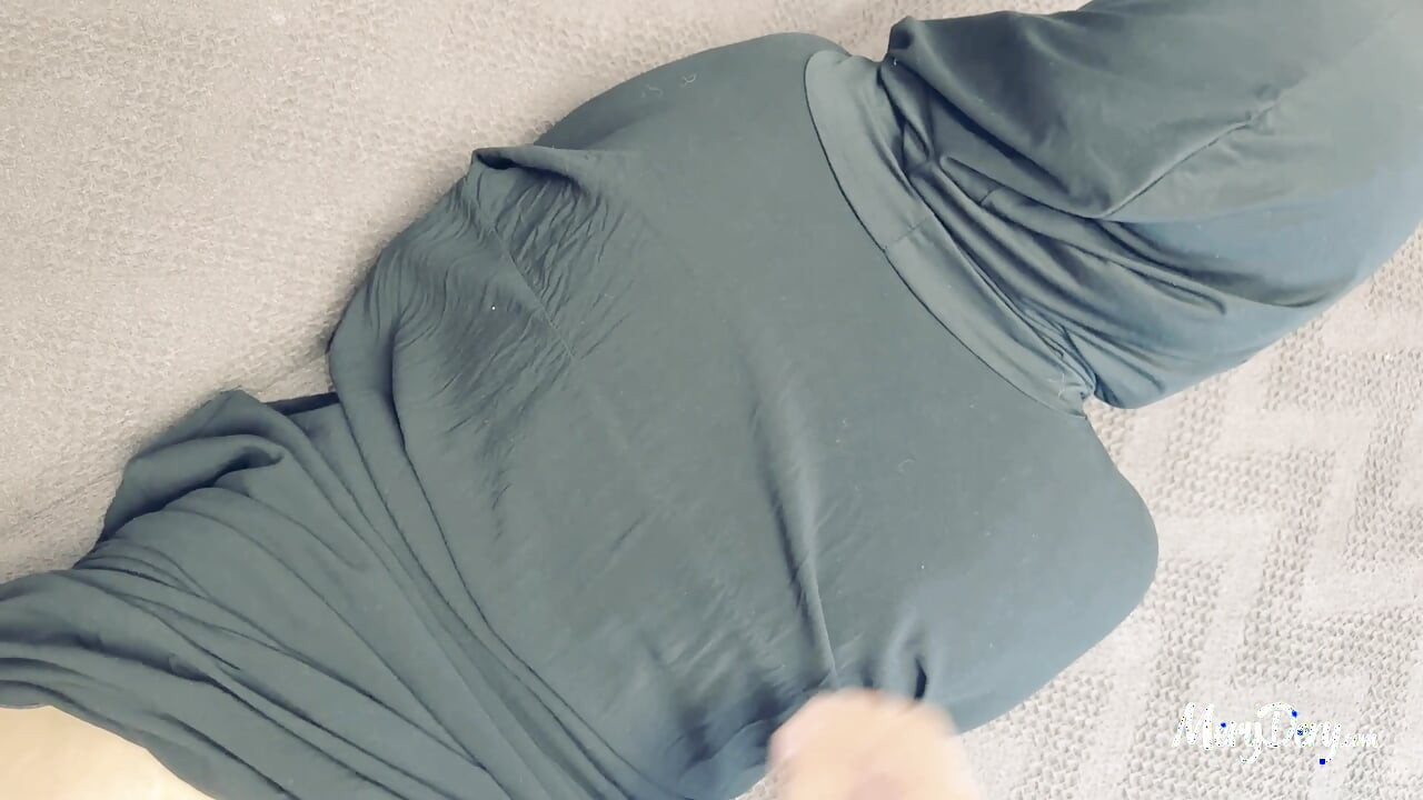 Cumshot in tight anal in hijab with cute girl