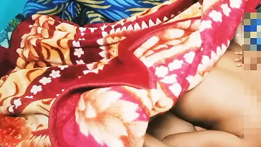 Yeni çift birlikte romantizm yaşıyor.