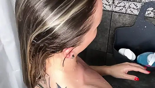 Duşta video 2. Yukarıdan görünüm