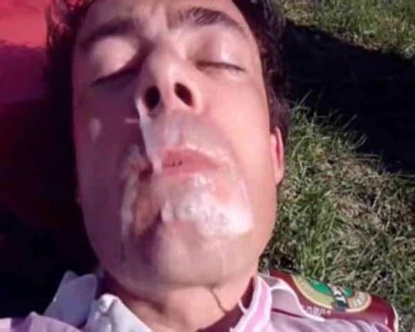 Daddy unloads iall over guys face
