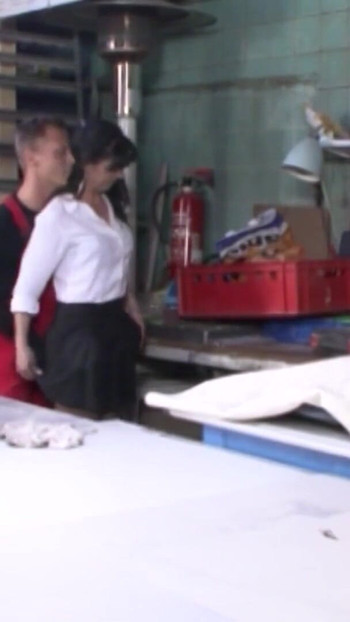 Jaw-dropping moment from "Die Notgeile Sekretaerin in der Fleischer Werkstatt vernascht"