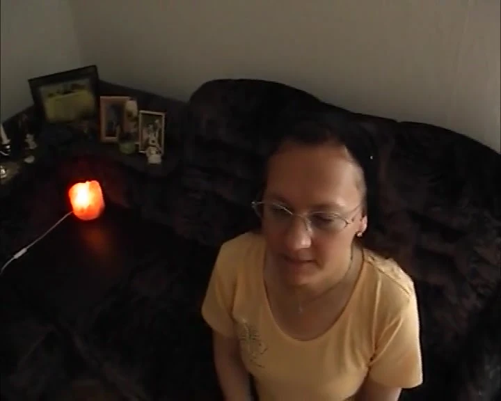 Divlju nemačku damu jebu debeli kurac u pov