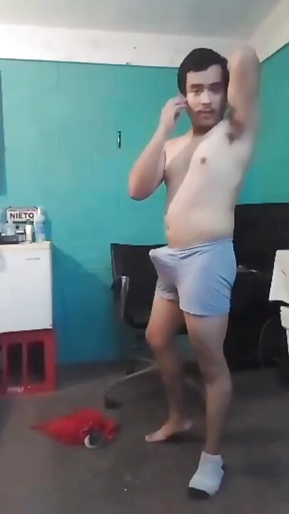 Иисус в Boxer, касаясь его пениса, подборка No4