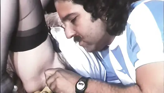 Pis İtalyan nostaljik porno yıldızı sürtük doluyor