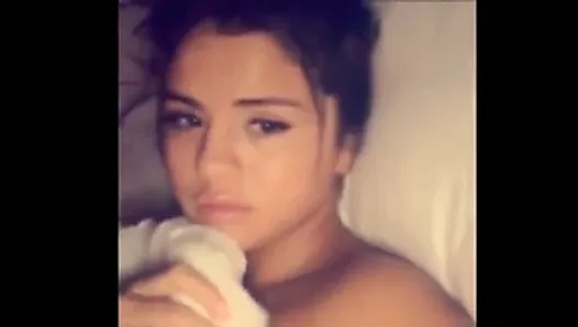 Selena Gomez - masturbação nua