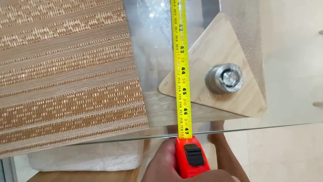 Eu ensino minha meia-irmã como foder selvagem. Eu acabo gozando duro na buceta dela