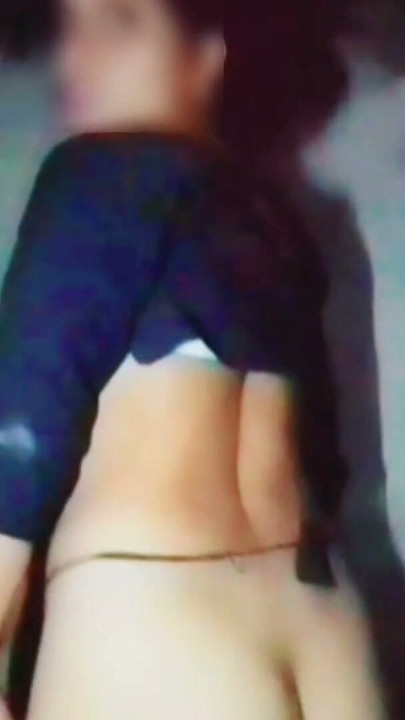 Lavanya, chica sexy y caliente con un cuerpo joven y en forma | Clip 2