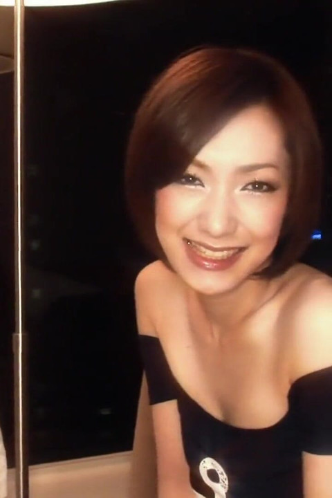 La maliziosa Nnanako Haruno si prende una sborrata dopo aver succhiato il cazzo
