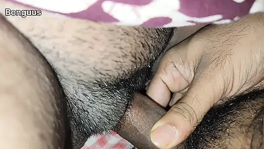 Desi tante im bett, ich habe ihre muschi in der nacht gefickt SOFTCORE-NAHaufnahme