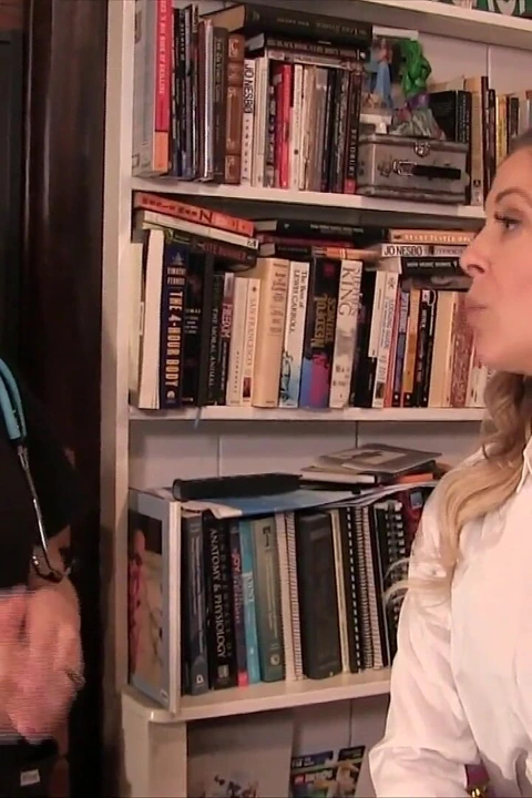 不耐烦的病人以Sinn Sage为特色, Cherie Deville