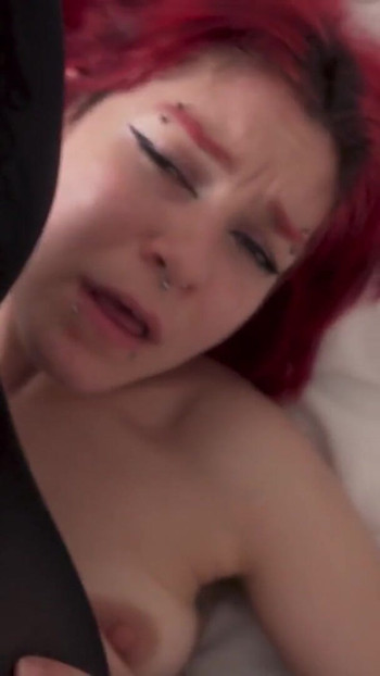 Moment memorabil din "Compilație anală cu pulă mare - orgasme anale intense profunde pentru roșcată excitată"