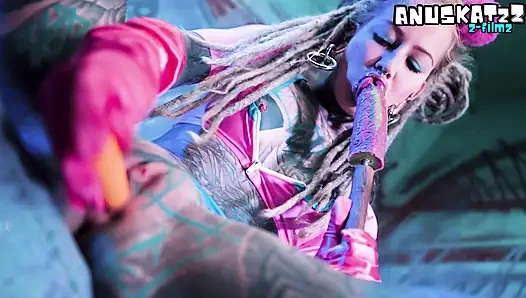 Pantat dan memek cewek gotik dengan pantat bahenol cewek gotik ini dientot habis-habisan sampai lubangnya menganga lebar