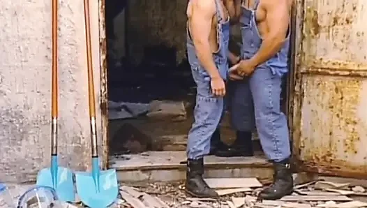 Hung Muscle Jock Drills His Young Lover Anal Outdoors and Cums Hard All Over His Body