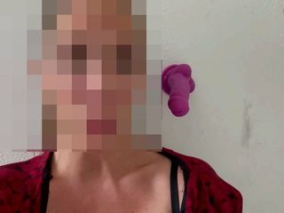 FK2 - Hot milf offers hard fuck to the delivery guy