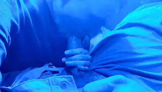 Kamyonumda oral seks ağzıma boşalıyor