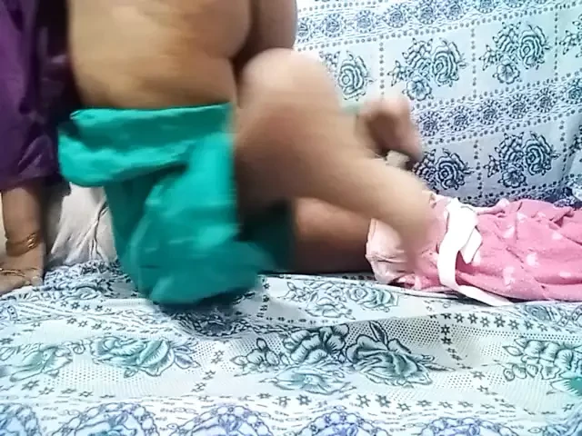 Gadis India berhubungan seks dengan suami di kamar 297