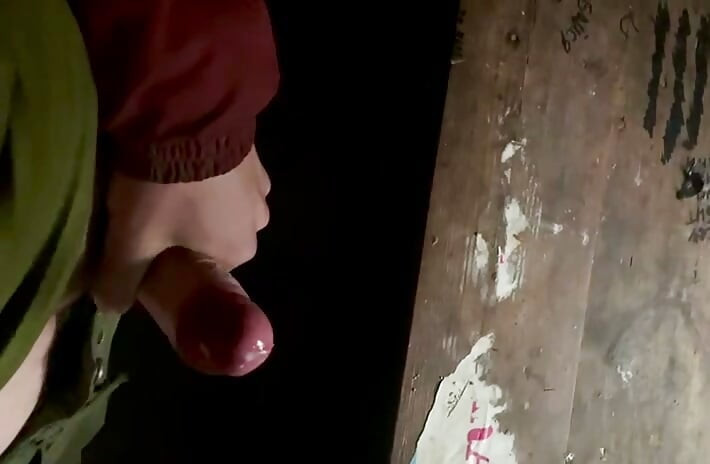I jerked off a thick cock with veins in a forest house until I finished