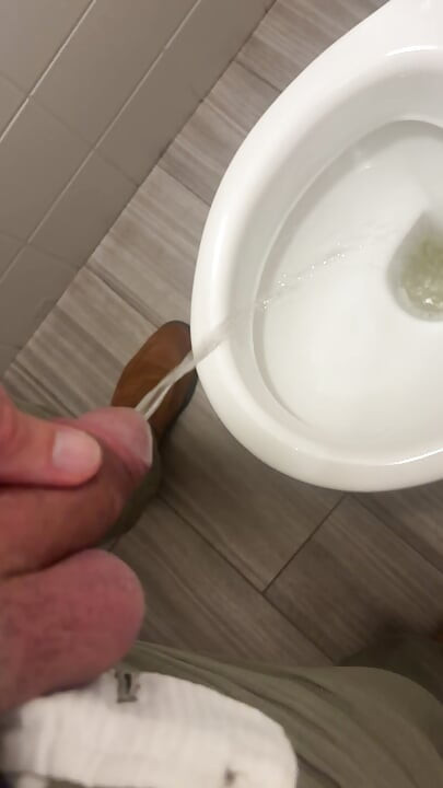 Close-Up Office Piss: Watch Me Let It Out