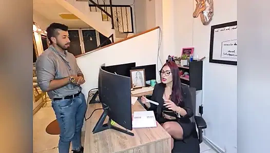 Я Опять Изменила! С Новым Работником Склада В Его Первый День.