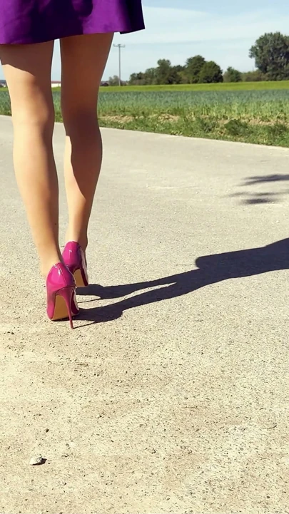 Sissy Spontaneously Pisses in Her New Pantyhose During a Break