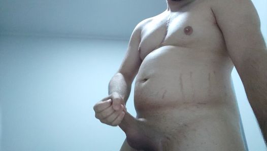 チンポで遊ぶエッチなぽっちゃり男