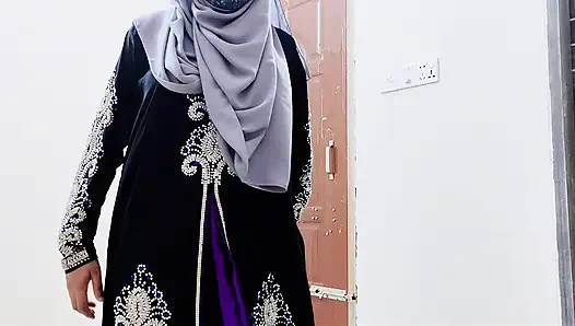 Hijabi stepmom need big dick for face fuck so stepson help her hot xxx