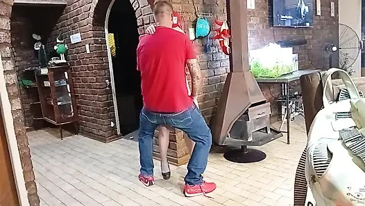 Застукала своего мужа за изменой с дешевой проституткой