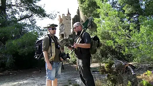 Сильная минетная трах-дырка похотливая Chica и розовая щель выглядит немного полной спермы