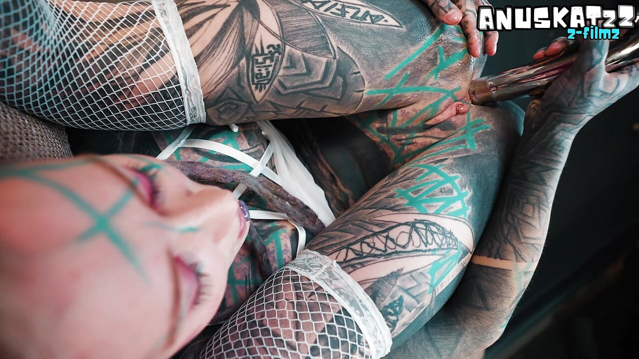 Dreadhead Anal Gape Training with Steel Dildo