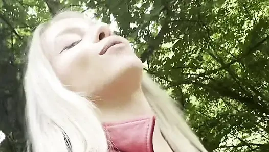 I get fucked by my ex, Polly Gardel porn actress, in show mode in the forest