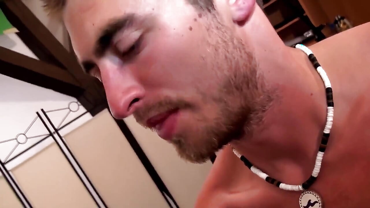 Οι πικάντικες περιπέτειες της Biggi Bardot στο Αμβούργο ενώ γαμιέται