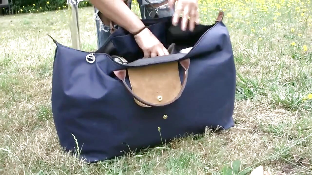 Het blondin blir knullad i poolen