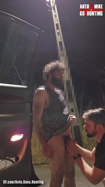 Tilfældig Lige Behåret Portugisisk Fyr Med Stor Pik Overbevist om at Få Hans Første Homoseksuelle Blowjob
