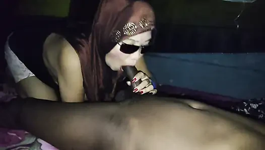 Geiles nepal-mädchen gibt schlampigen blowjob mit überraschendem oralem creampie & sperma im mund CIM - asiatin