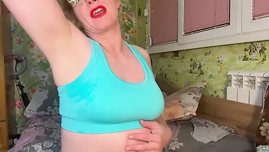 Joi sweaty dan ketiak bau dan memek untuk cowok mesum ini