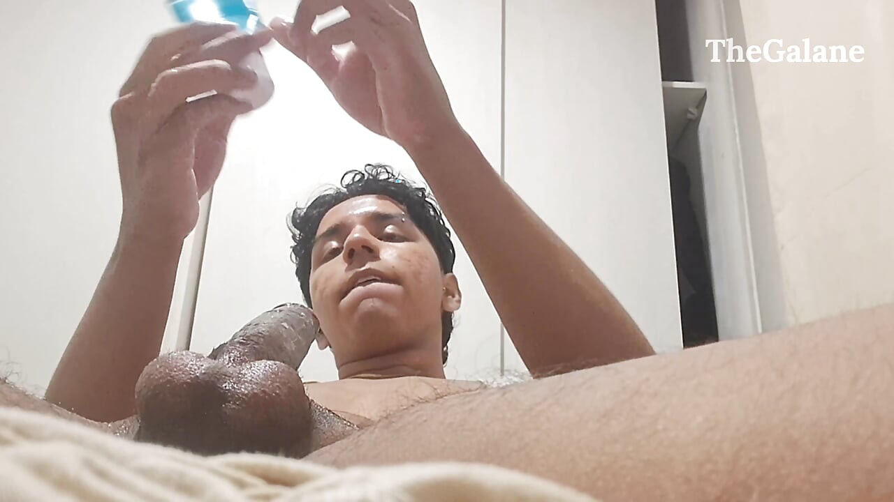 Melatih penisku