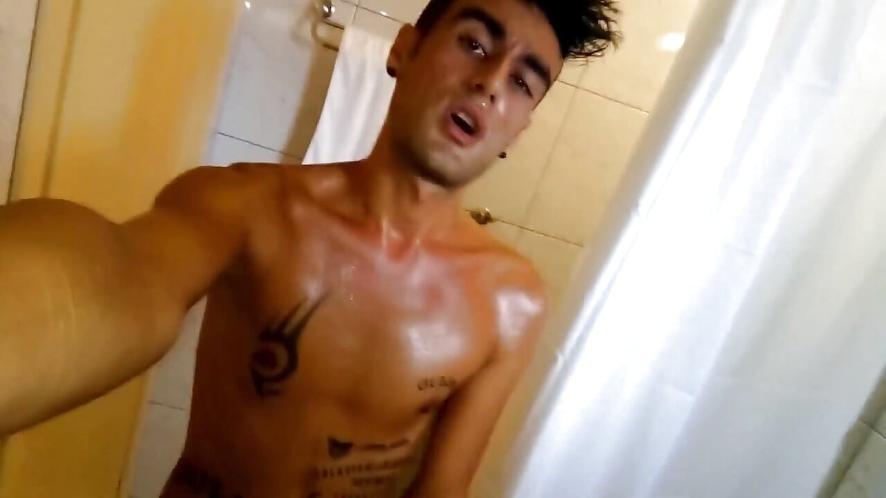 Güneşten sonra sünnetsiz yarak tuvalette boşalıyor