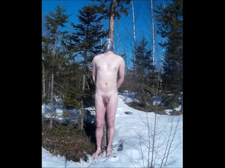 barefoot selfbondage in snow.