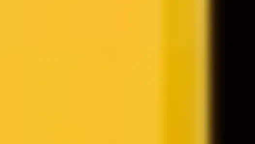 Ай бабушка соблазняет глубоким декольте крупным планом