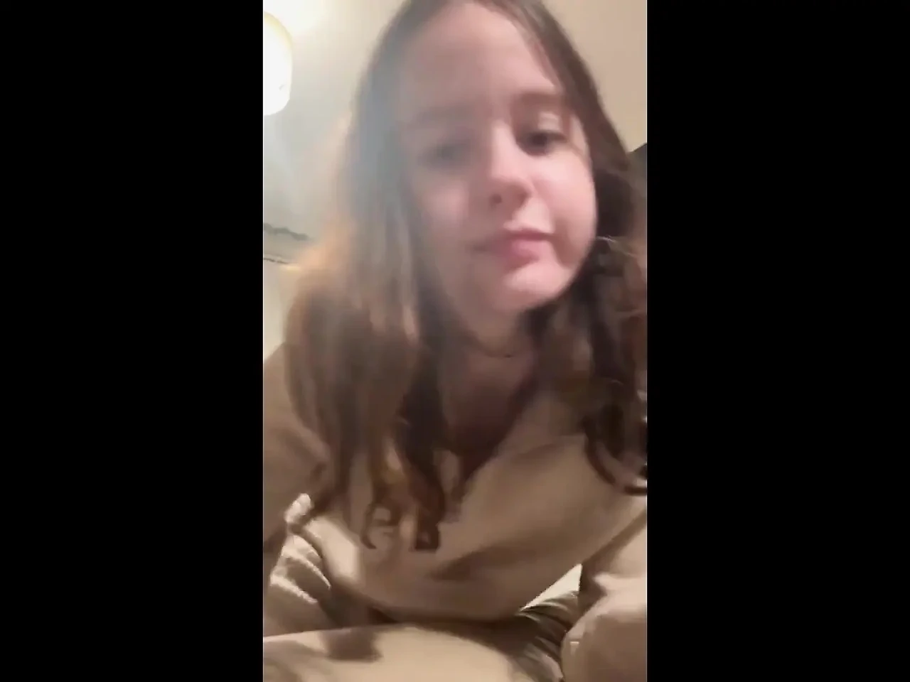 第一人称视角：我坐着骑着你的脸