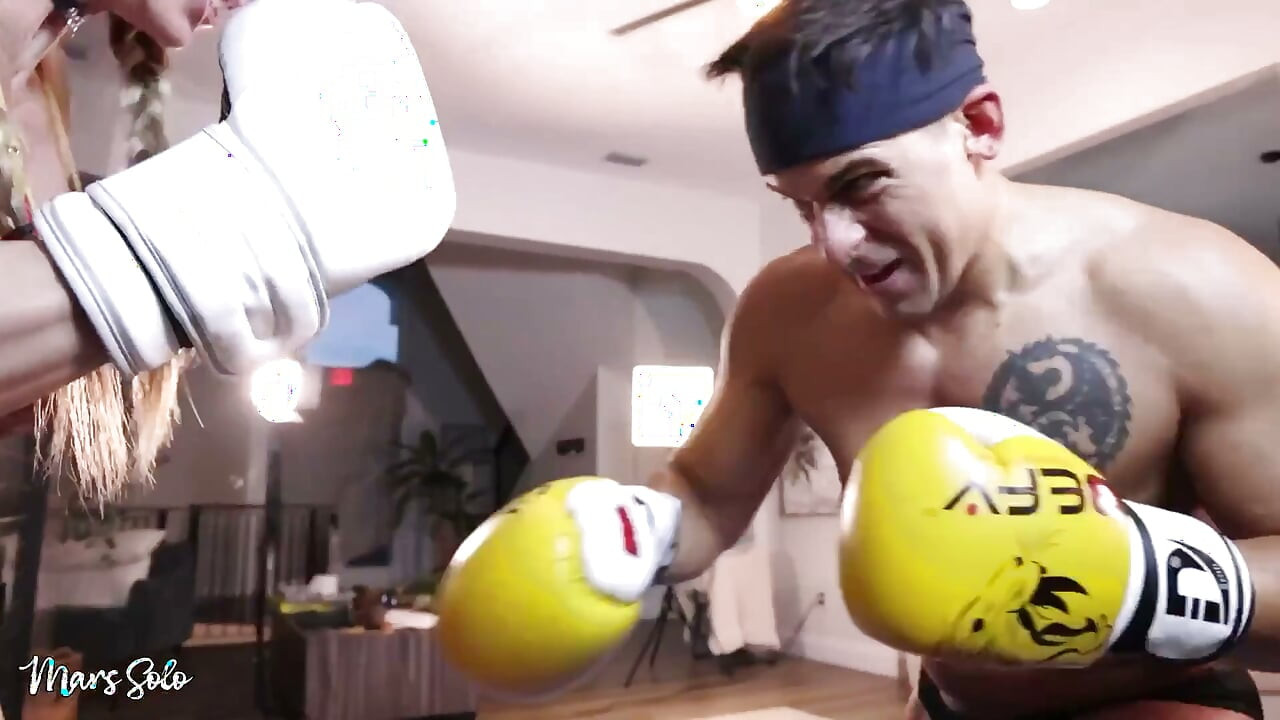 Combate de boxe: Sam Stout vs Mars Solo - Socos na barriga, boxe misto, boxe feminino, boxe POV, luta mista, luta feminina,