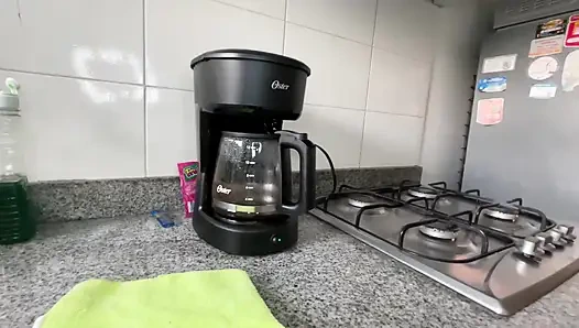 Я обнаруживаю, что моя сводная сестра невестка делает порно, и мы в конечном итоге трахаемся очень хорошо в обмен на мое молчание