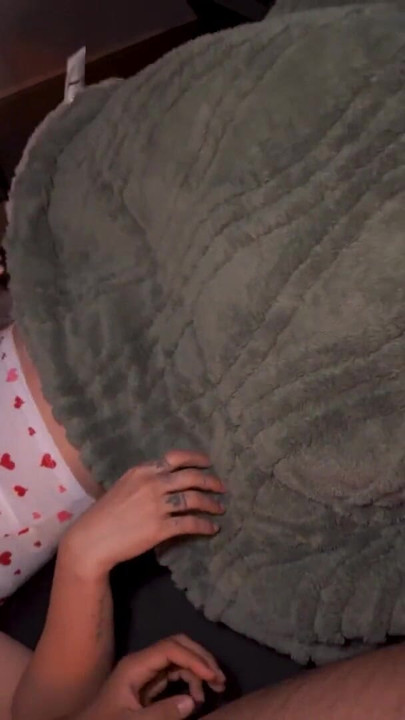 แองเจิล ครูซ กลัวความมืด เลยขอความคุ้มครองจาก ซิลวานา ลี | คลิป 1